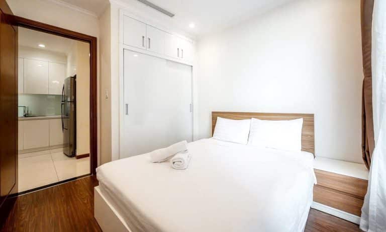Vinhomes Central Park cho thuê căn hộ 2 phòng ngủ Landmark có nội thất