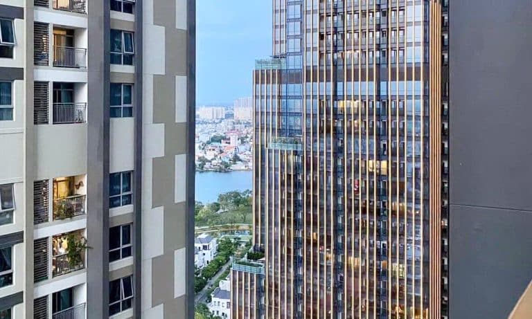 Bán căn hộ Central Park view L81 lầu cao Landmark 5 nhà trống 2 phòng ngủ