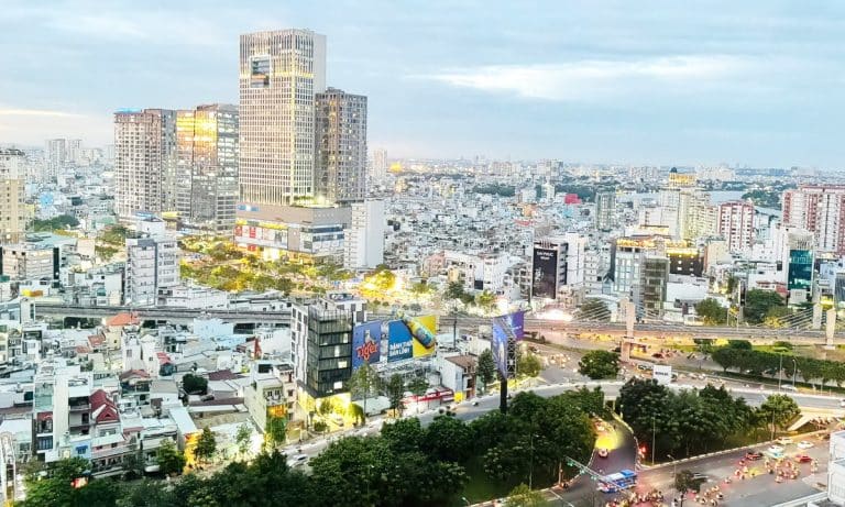 Vinhomes cho thuê tầng cao Landmark 4 nội thất full 3 phòng ngủ view thoáng