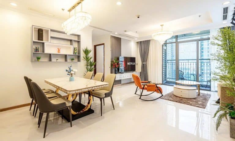Căn hộ cho thuê Vinhomes 3 phòng ngủ tầng cao Central 3 nội thất đẹp