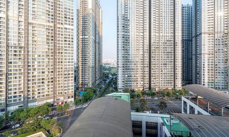 Căn hộ cho thuê Vinhomes 3 phòng ngủ tầng cao Central 3 nội thất đẹp