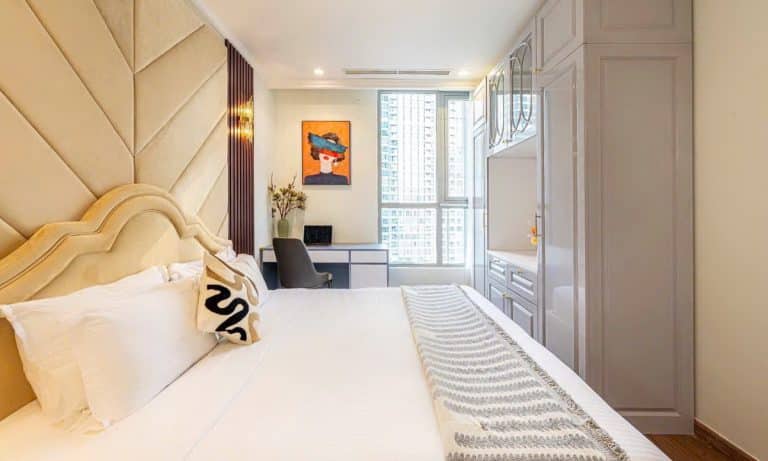 Căn hộ cho thuê Vinhomes 3 phòng ngủ tầng cao Central 3 nội thất đẹp