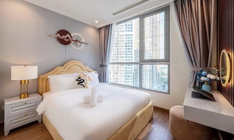 Căn hộ cho thuê Vinhomes 3 phòng ngủ tầng cao Central 3 nội thất đẹp