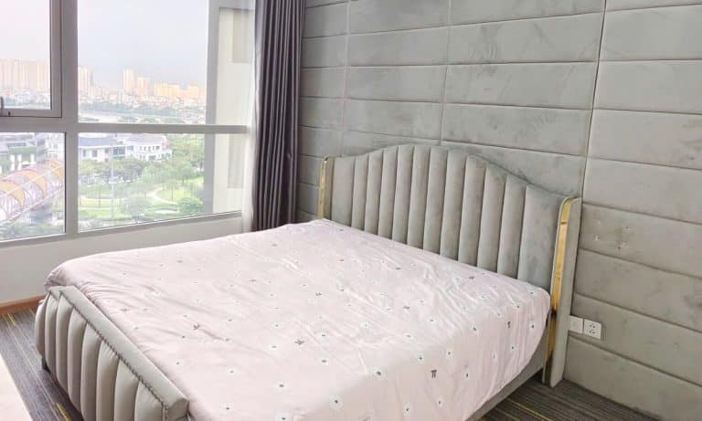 Căn hộ Central Park cho thuê view hồ bơi 3 phòng ngủ Landmark 2 có nội thất