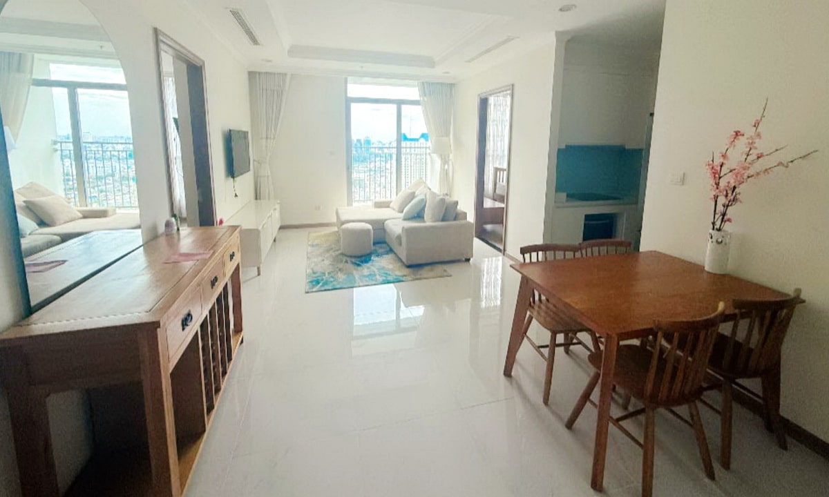 Căn hộ cho thuê tầng cao Landmark 2 nội thất xịn 3 phòng ngủ view thành phố