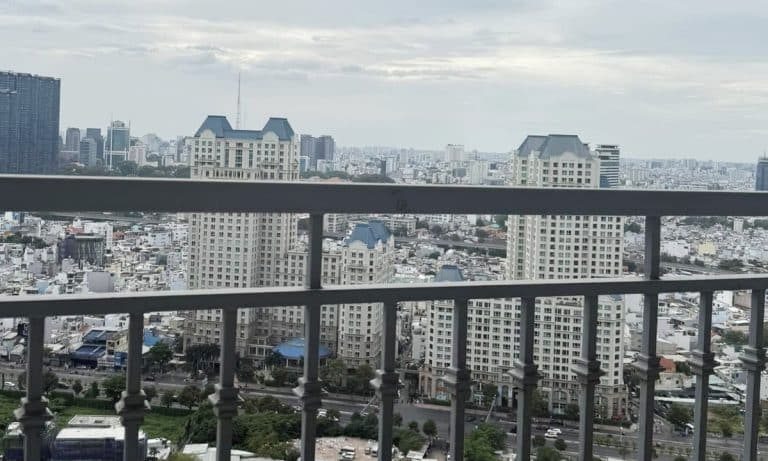 Căn hộ cho thuê tầng cao Landmark 2 nội thất xịn 3 phòng ngủ view thành phố