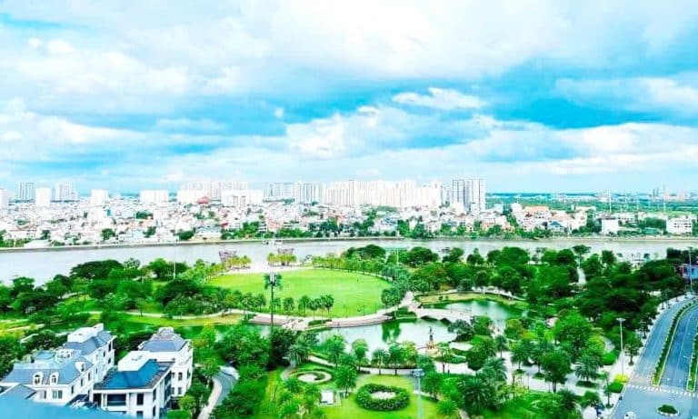 Cho thuê căn hộ view sông 4 phòng ngủ tầng cao Landmark 1 full nội thất