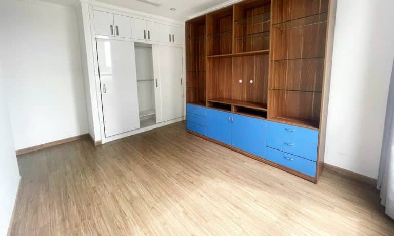 Vinhomes căn hộ cho thuê 4 phòng ngủ view hồ bơi Central 2 nhà trống