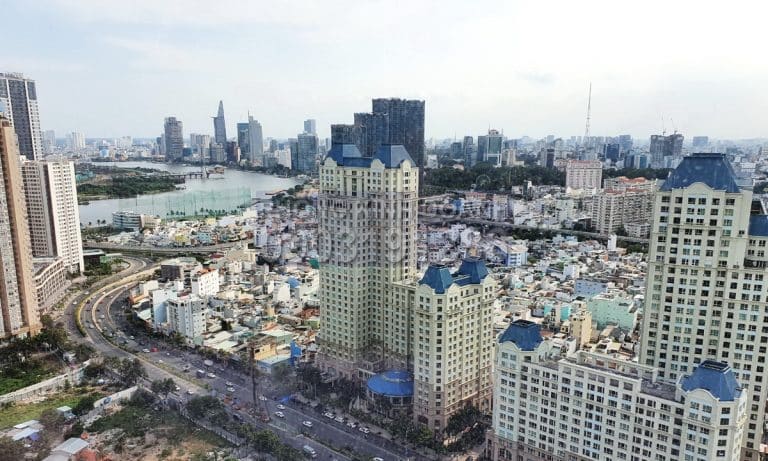 Căn hộ bán lầu cao Landmark Plus đầy đủ nội thất 3 phòng ngủ view mát