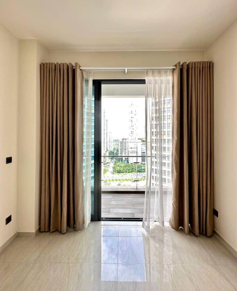 Cho thuê căn hộ 2 phòng ngủ Q2 Thảo Điền tầng cao nội thất cơ bản giá tốt