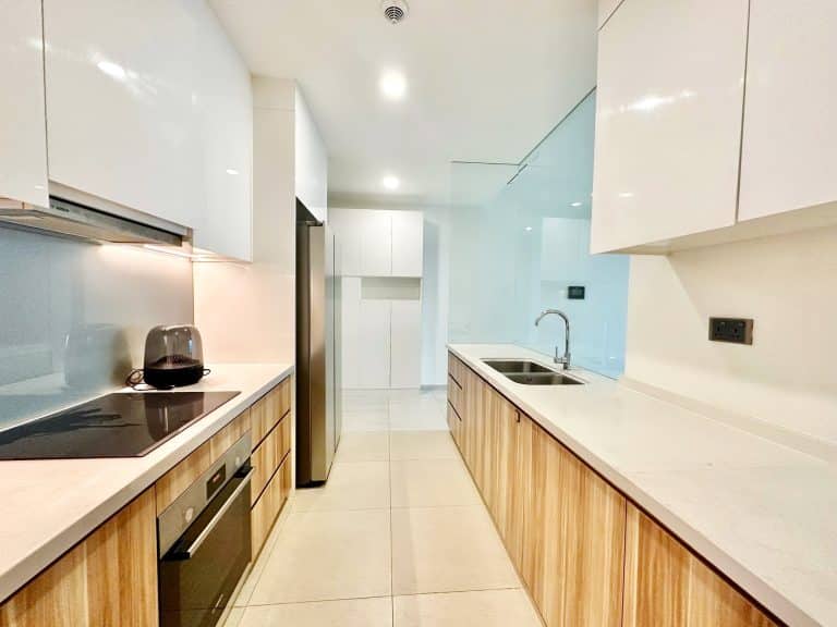 Căn hộ 3 phòng ngủ Q2 Thảo Điền cho thuê tầng cao nhà trống view sông