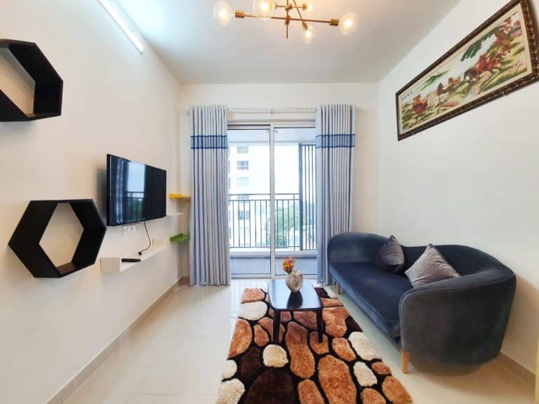 Căn hộ Republic Plaza cho thuê 2 phòng ngủ full nội thất lầu trung view mát