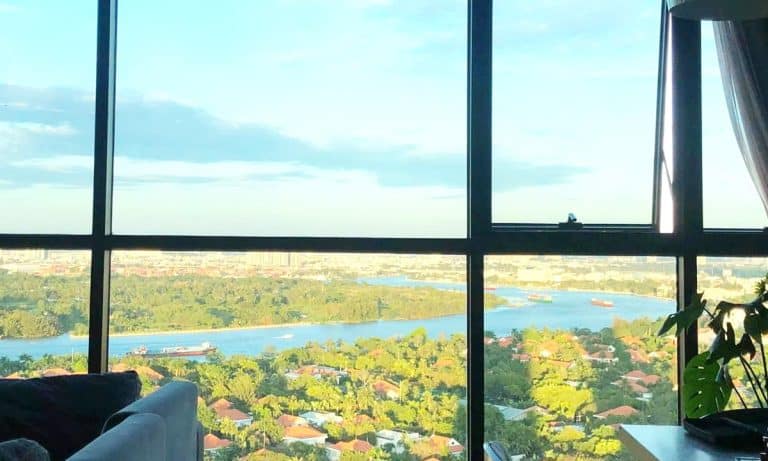 Cho thuê The Ascent tầng cao căn hộ nội thất xịn 3 phòng ngủ view sông
