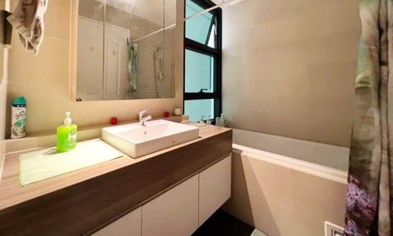 Cho thuê căn hộ The Ascent tầng cao nội thất đẹp 2 phòng ngủ view mát