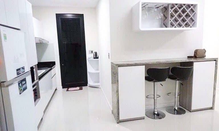 Căn hộ cho thuê The Ascent tầng cao có đủ nội thất 2 phòng ngủ view L81
