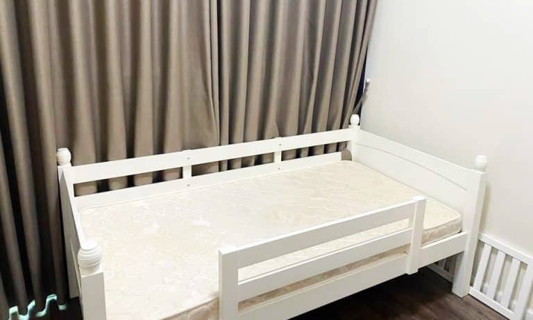 Căn hộ cho thuê The Ascent tầng cao có đủ nội thất 2 phòng ngủ view L81