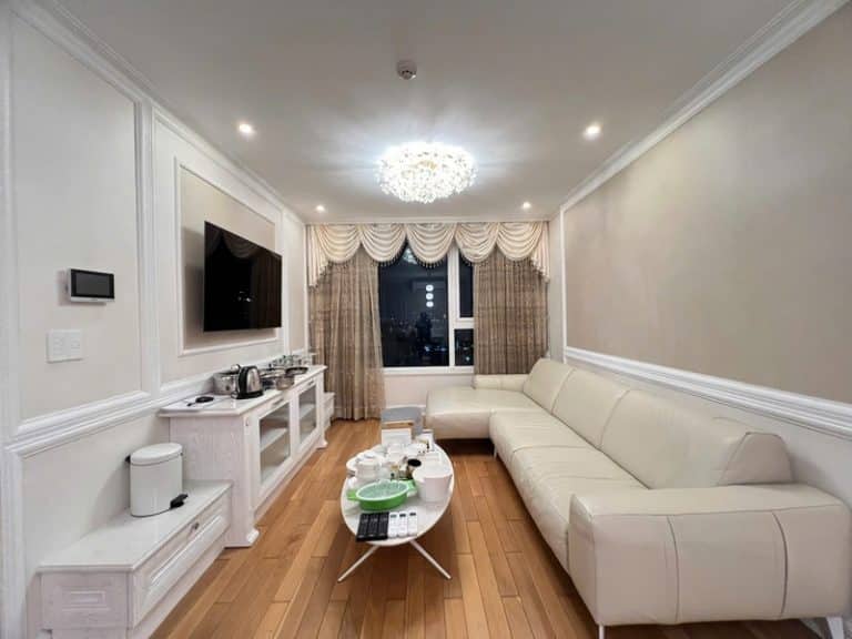 Căn hộ 2 phòng ngủ Leman Luxury Cho Thuê – Full nội thất, tầng 18