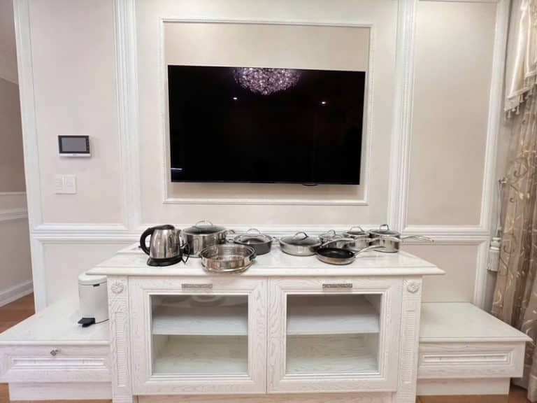 Căn hộ 2 phòng ngủ Leman Luxury Cho Thuê – Full nội thất, tầng 18