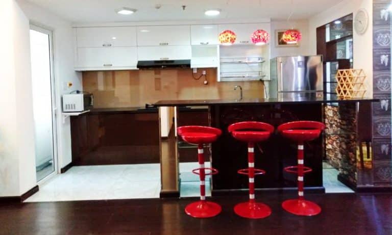 Căn hộ 3 phòng ngủ nội thất Tropic Garden cho thuê tầng trung view hồ bơi