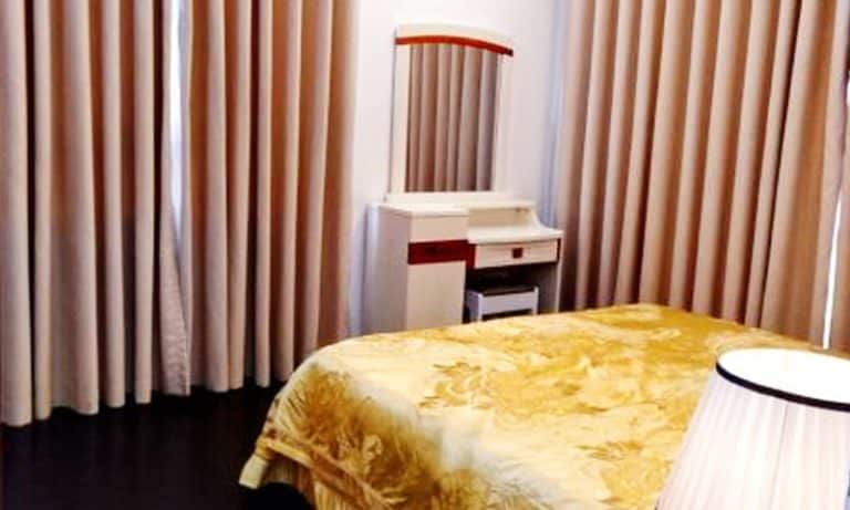 Căn hộ 3 phòng ngủ nội thất Tropic Garden cho thuê tầng trung view hồ bơi