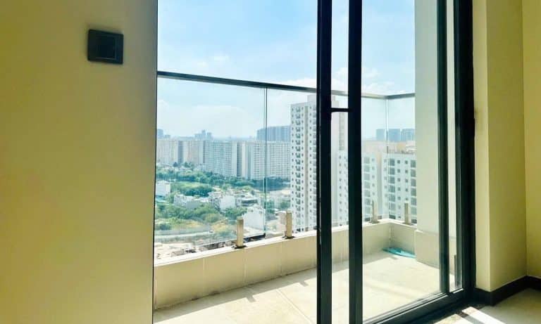 Cho thuê căn hộ 3 phòng ngủ De Capella nội thất cơ bản tầng cao view mát