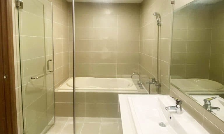 Cho thuê căn hộ 3 phòng ngủ De Capella nội thất cơ bản tầng cao mát mẻ