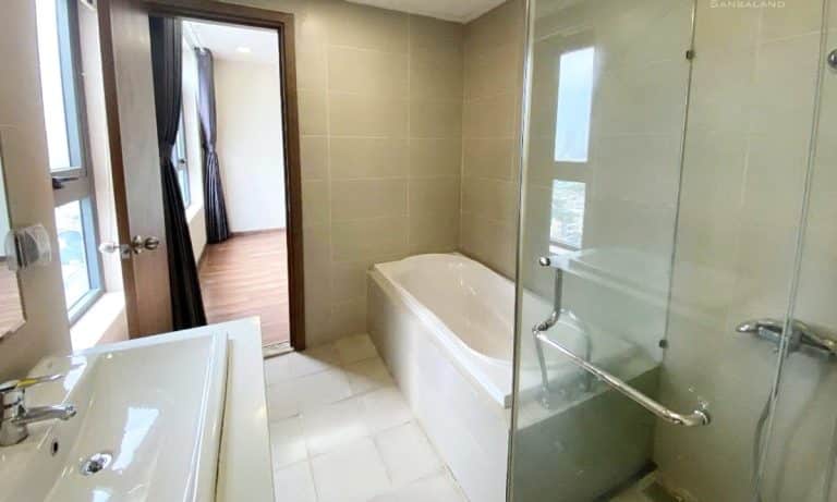 Cho thuê căn hộ 3 phòng ngủ De Capella nội thất cơ bản tầng cao thoáng