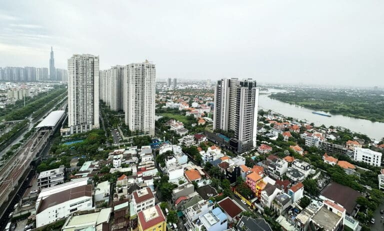 Gateway Thảo Điền 4 phòng ngủ cho thuê nội thất cao cấp view L81 lầu cao