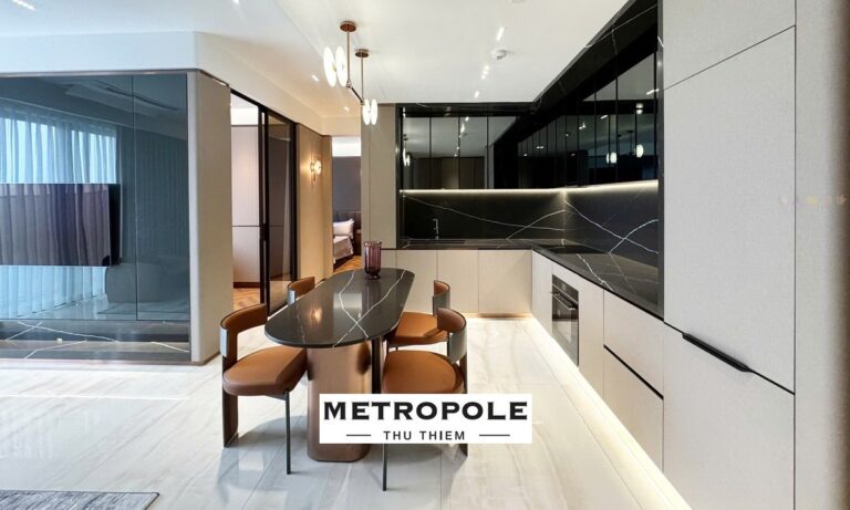 The Metropole khu Opera cho thuê căn 2 phòng ngủ nhà đẹp lầu cao thoáng