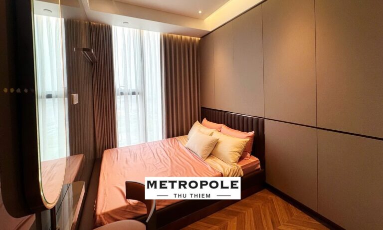 The Metropole khu Opera cho thuê căn 2 phòng ngủ nhà đẹp lầu cao thoáng