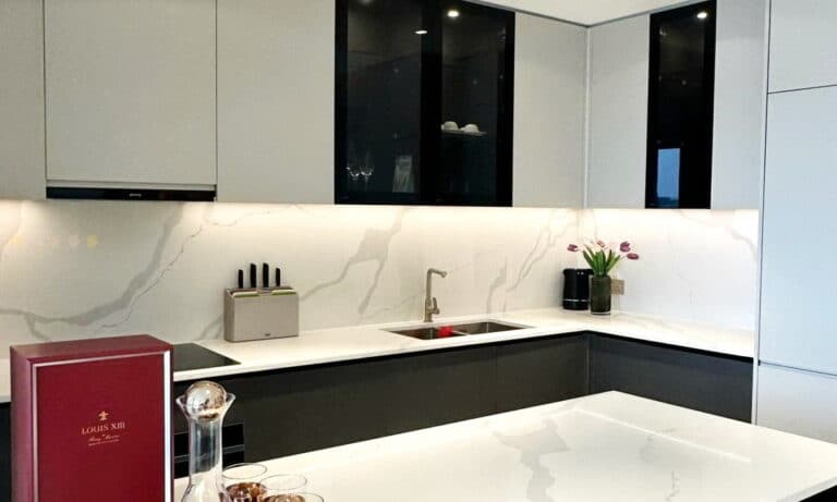 The Metropole khu Crest cho thuê căn 2 phòng ngủ nhà đẹp lầu cao view L81