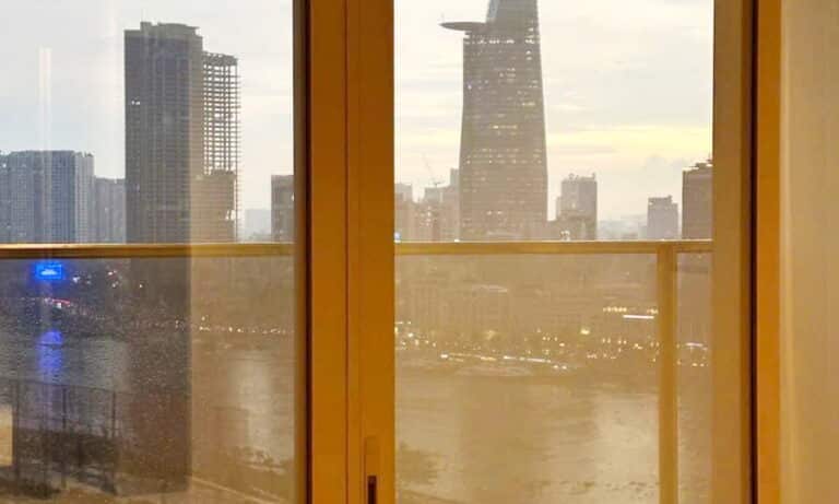 The Metropole khu Opera cho thuê căn 2 phòng ngủ trống lầu cao view Bitexco
