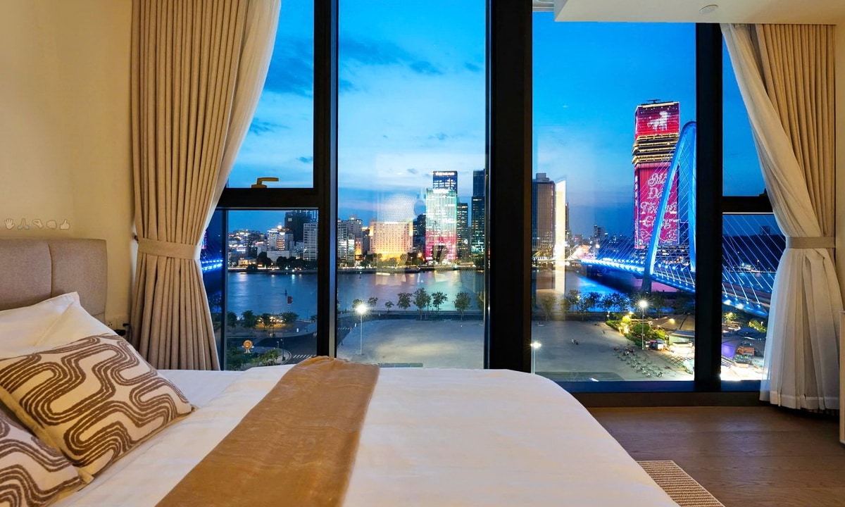 The Metropole Opera cho thuê căn hộ 3 phòng ngủ nội thất xịn view sông