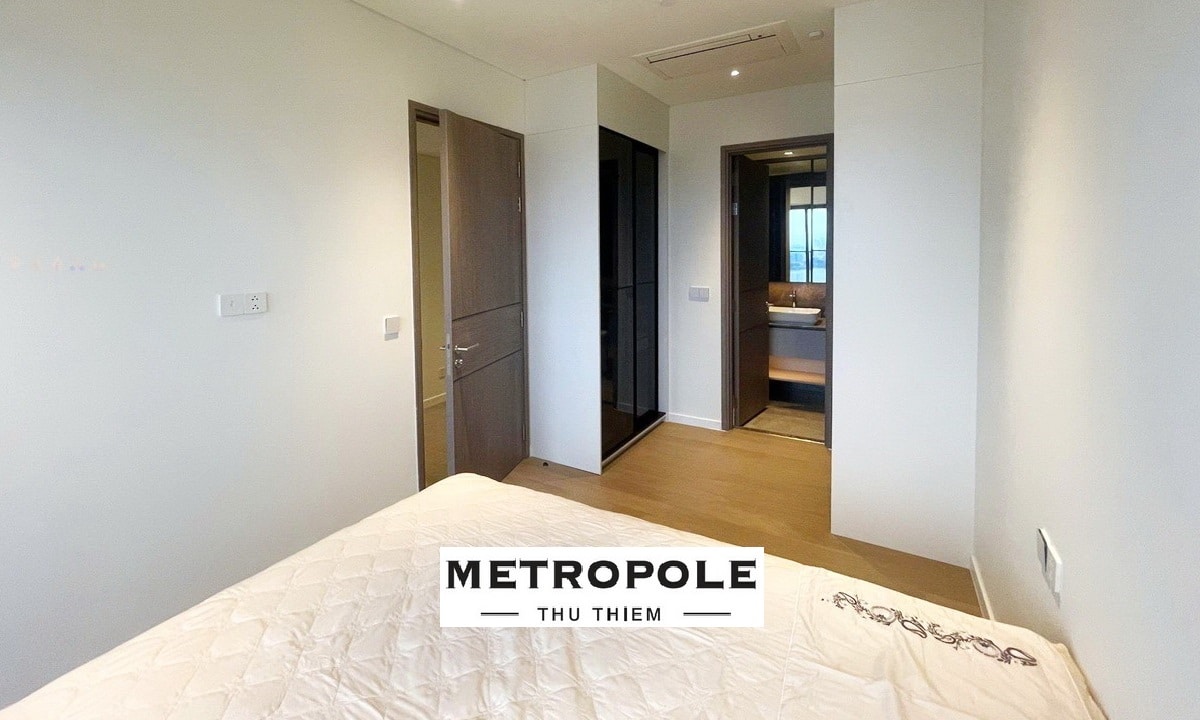The Metropole Opera cho thuê căn hộ 4 phòng ngủ nội thất đẹp view sông