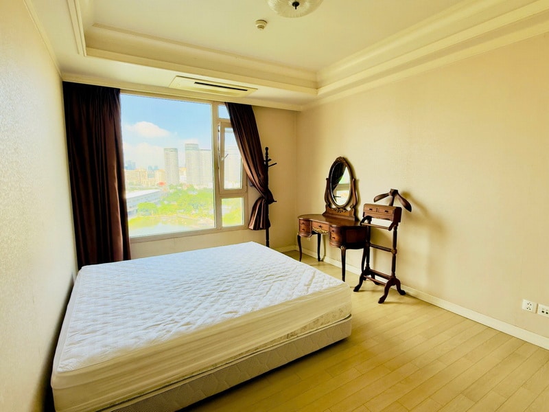 Thuê căn hộ Cantavil Hoàn Cầu 3PN 149m² full nội thất, view hồ đẹp
