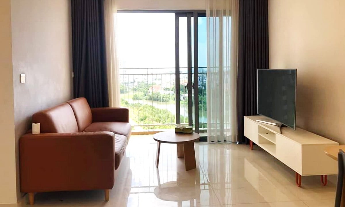 Palm Heights cho thuê căn hộ 2 phòng ngủ có nội thất view sông thoáng mát