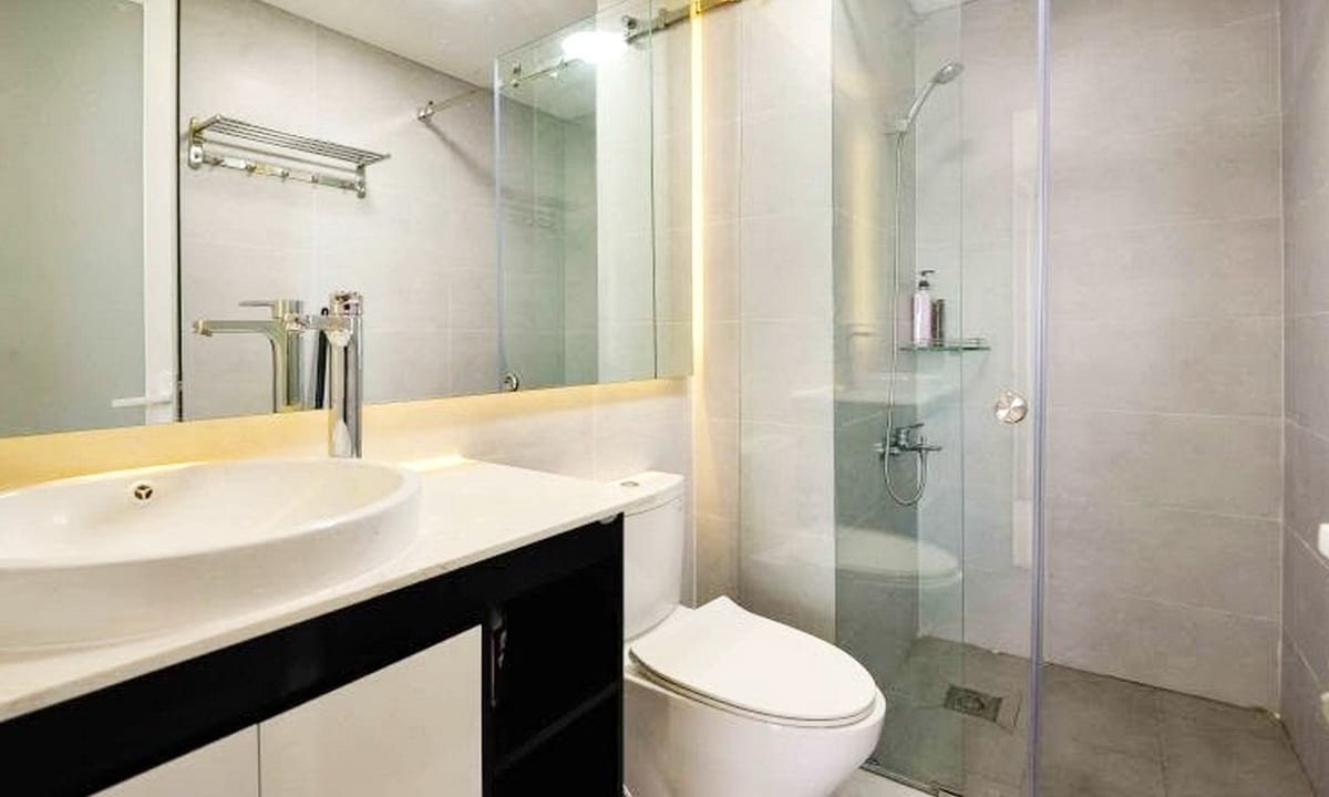 Palm Heights cho thuê căn hộ 2 phòng ngủ có nội thất view sông thoáng mát