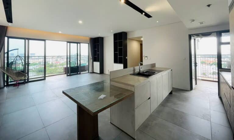 Palm Heights cho thuê căn hộ 3 phòng ngủ nội thất cơ bản lầu cao view thoáng