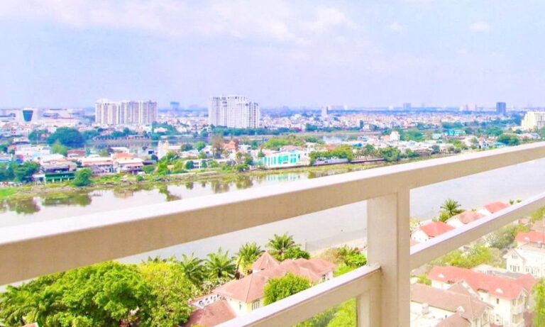 River Garden cho thuê căn hộ 3 phòng ngủ nhà trống lầu cao view sông L81