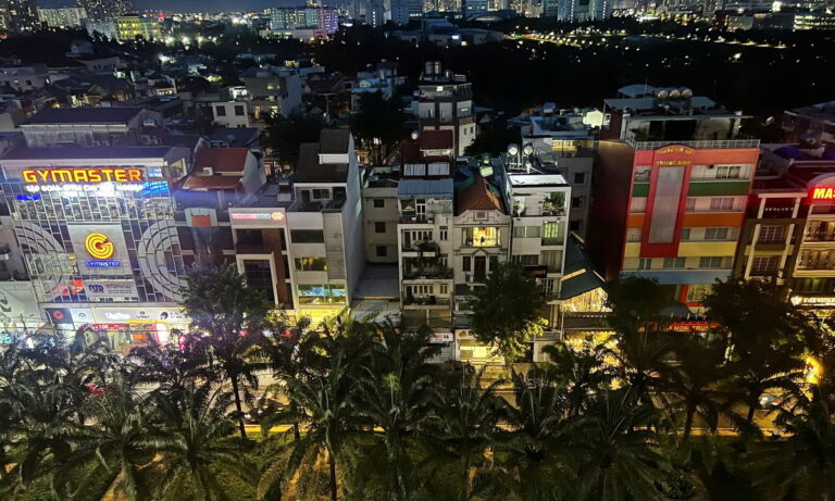 Saigon Mia cho thuê căn hộ 3 phòng ngủ nội thất cơ bản lầu cao view thoáng