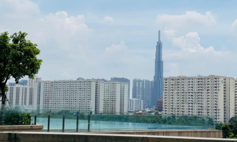 The Sun Avenue cho thuê căn hộ 3 phòng ngủ có nội thất lầu cao view L81