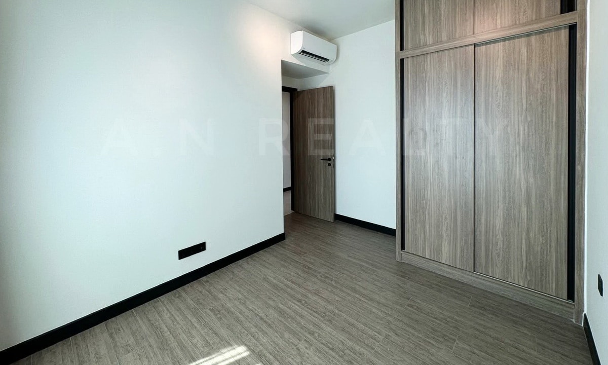 De La Sol cho thuê căn hộ 3 phòng ngủ nội thất cơ bản lầu cao view sông