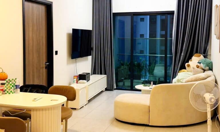 De La Sol cho thuê căn hộ 2 phòng ngủ diện tích lớn nhà có nội thất đẹp