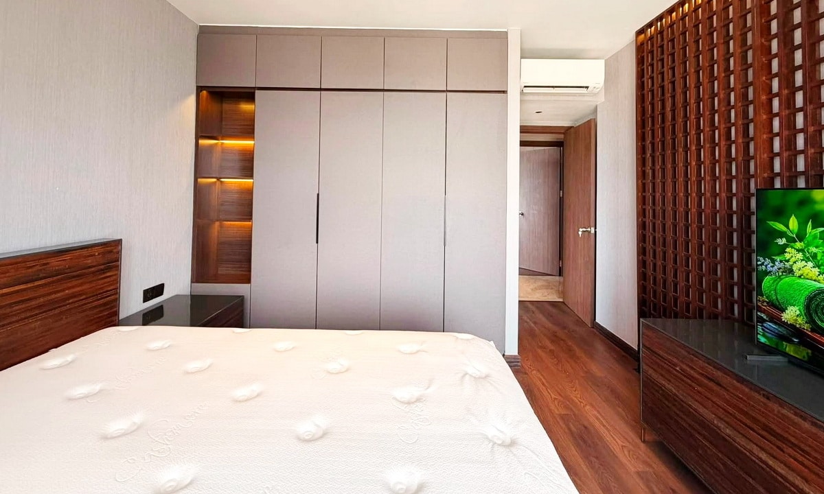 Saigon Royal cho thuê căn hộ 3 phòng ngủ nội thất đẹp lầu cao view sông