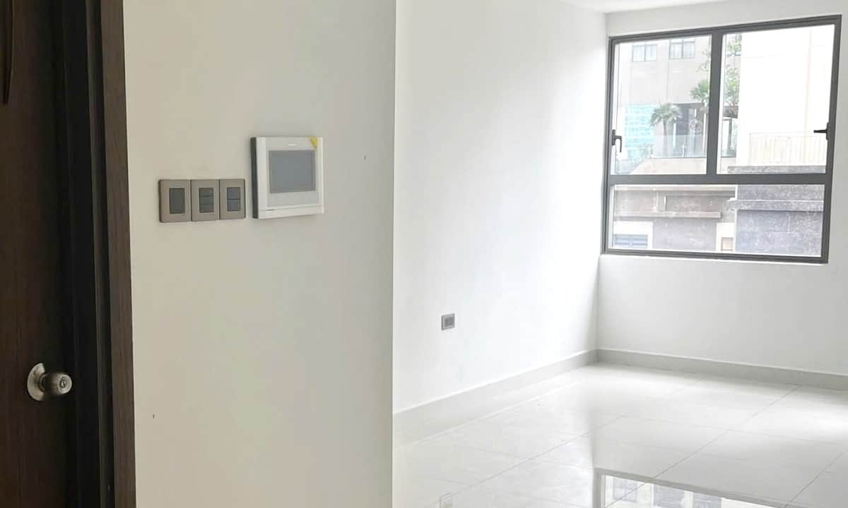 Saigon Royal cho thuê căn hộ studio 1 phòng ngủ nhà trống nội thất cơ bản