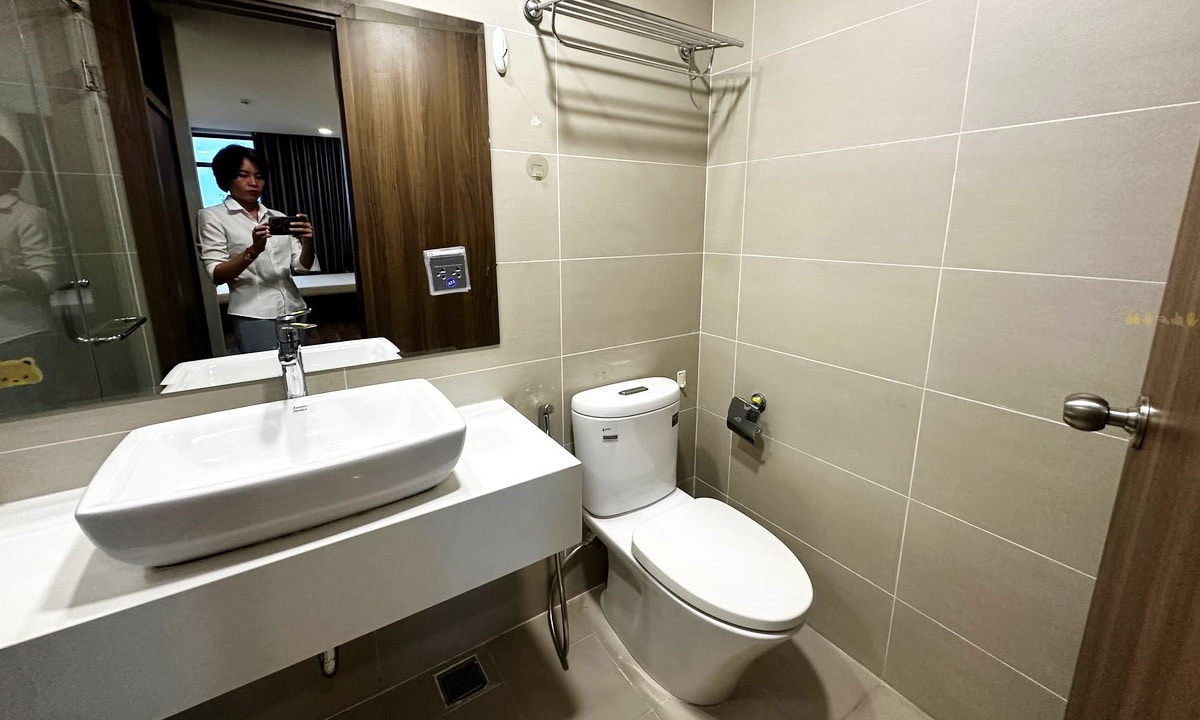 De Capella cho thuê căn hộ 2 phòng ngủ đầy đủ nội thất lầu cao view L81