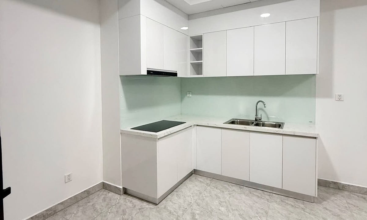 Paris Hoàng Kim cho thuê căn hộ 3 phòng ngủ nhà trống lầu cao view L81