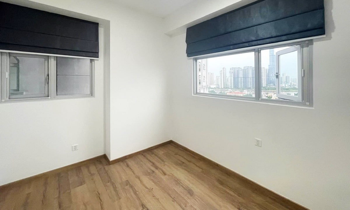 Paris Hoàng Kim cho thuê căn hộ 3 phòng ngủ nhà trống lầu cao view L81