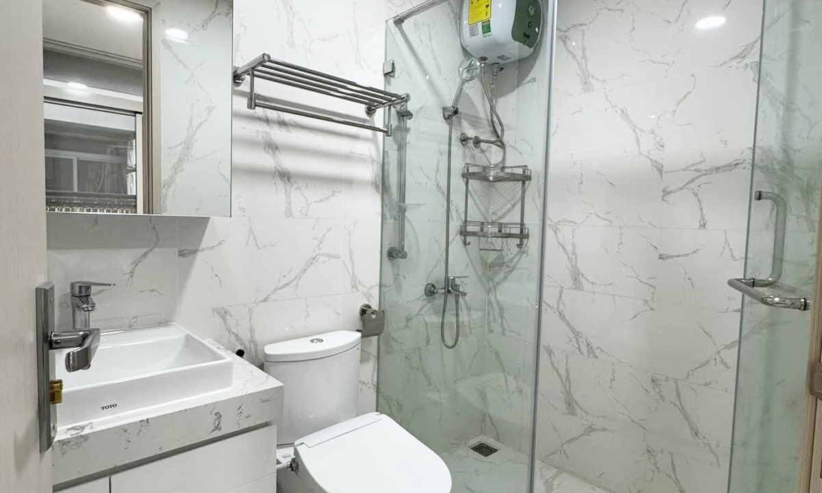 Paris Hoàng Kim cho thuê căn hộ 3 phòng ngủ nhà trống lầu cao view L81
