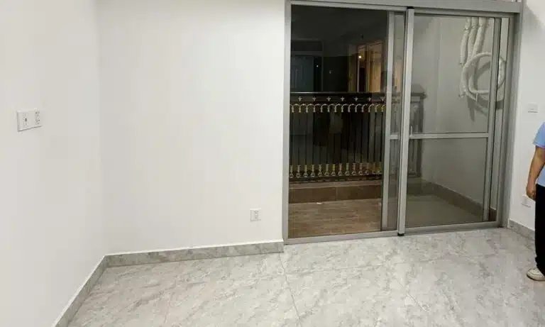 Paris Hoàng Kim bán căn hộ 3 phòng ngủ 74m2 nội thất cơ bản view L81